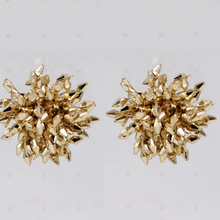 Load image into Gallery viewer, Flower Earrings